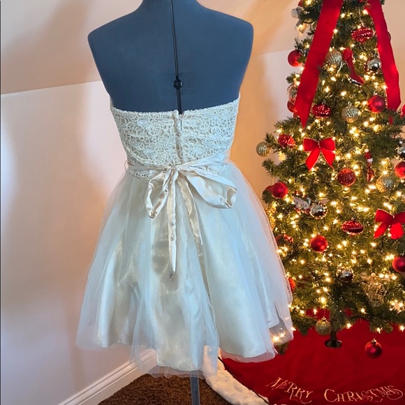 Sierra Furtado Windsor Hoco dress - Picture 2 of 7